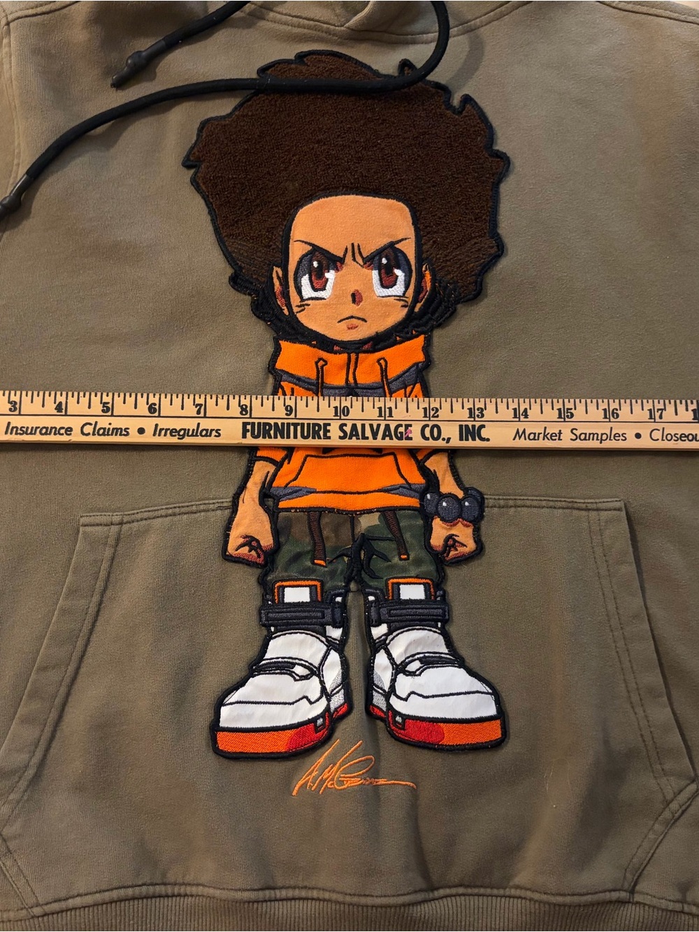 The Boondocks Riley Huey deKryptic Men's Brown Hoodie Size S Chenille Patch - Picture 9 of 9
